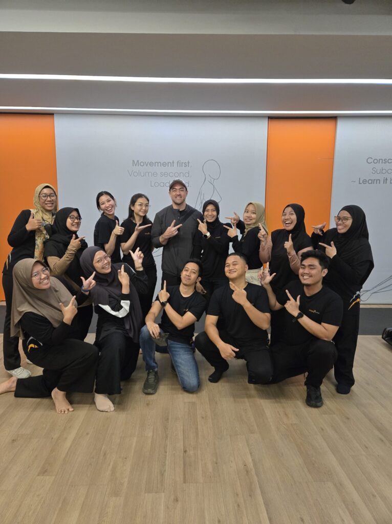 physiotherapists training with Ian Macloud